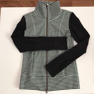 Lulu lemon high neck, zip up jacket